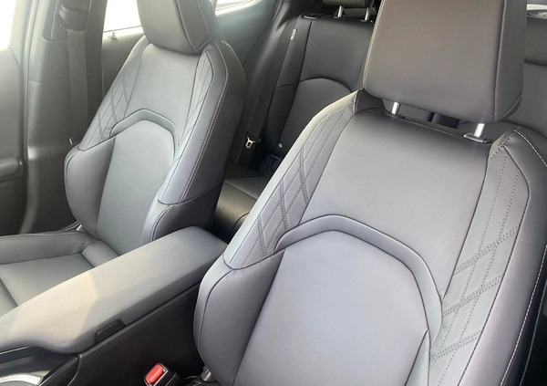 Lexus UX cena 159900 przebieg: 6367, rok produkcji 2022 z Sieraków małe 277